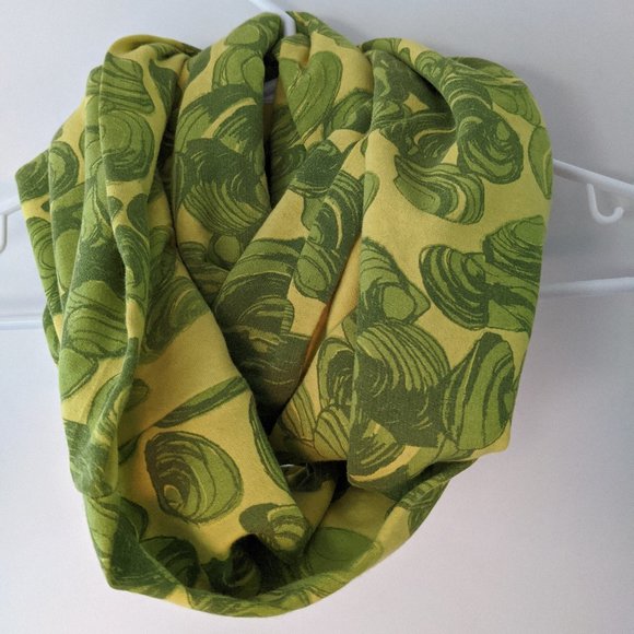 Pascale Faubert Patterned Infinity Scarf Green